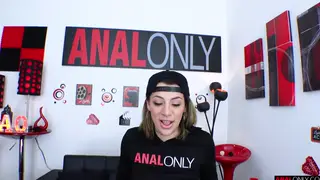 Voluptuous Woman Takes Deep Anal and Swallows the Finish