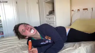 Playful Twink Stretches His Hole with a Carrot