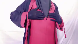 Indian MILF Gives Boss 69 and Blowjob at Desk