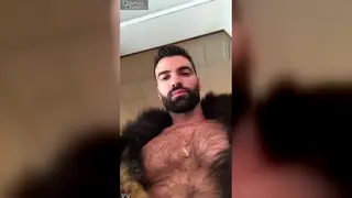 Hairy Amateur Shows Off Natural Body in Solo Clip