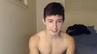 Muscular Hunk Strokes to Climax on Cam