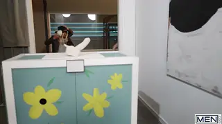 Mature Man Finds Anonymous Mouth at Glory Hole