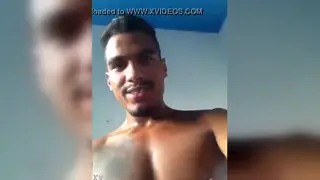 Amateur Guy Strokes Himself to Completion on Camera