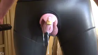 Solo Guy Milks a Hands-Free Load Under Electro Stimulation