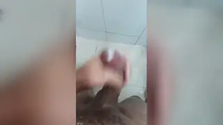 Well-Hung Guy Pumps His Thick Shaft to a Sticky Finish