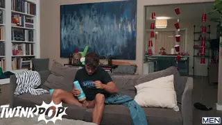 Muscular Hunk Worships Feet Before Bareback Pounding