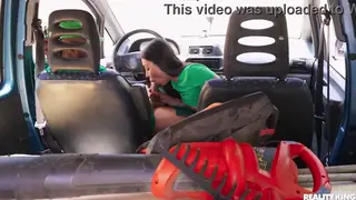 Amateur Outdoor Blowjob Ends With Intense Squirt