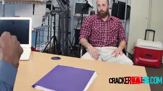 Bearded Employee Takes Deep Rimming at Desk