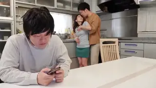 Japanese Stepmom in Lingerie Delivers Facial Finish