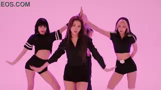 Amateur Dancer Performs Sultry K-Pop Routine on Camera