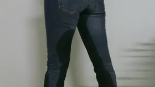 European Amateur Soaks Her Jeans in Warm Piss