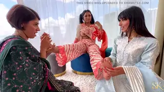 Indian MILF Joins Lesbian Threesome With Pussy Licking Focus