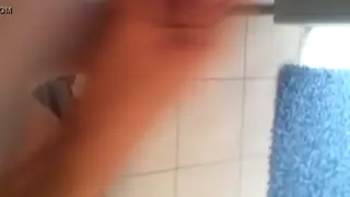 Italian Amateur Delivers Blowjob and Cumshot