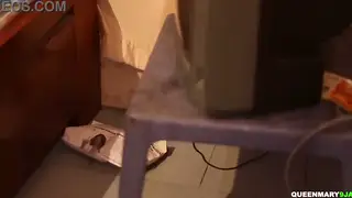 Stepmom Spreads for Pussy Licking Before Doggystyle