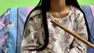 Indian Girlfriend Begs Boyfriend to Pound Her Ass