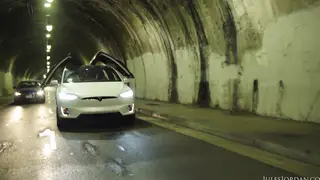 Brunette Gives Deep Blowjob in Car Before Outdoor Facial