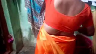 Indian MILF in Saree Enjoys Outdoor Fun with a Lover
