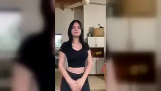 Solo Dancer Teases and Pleases Herself on Camera