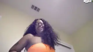 Curvy Amateur Shows Off Voluptuous Body Live
