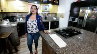 Curvy BBW MILF Takes Stranger's Cumshot on Holiday