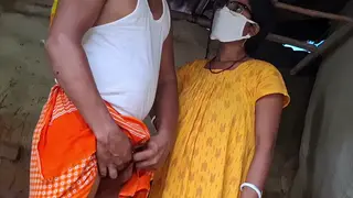 Curvy Indian Bhabhi Jerks Her Man Outdoors
