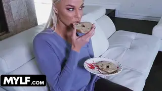 Busty Blonde Stepdaughter Pleases Curvy Stepmom