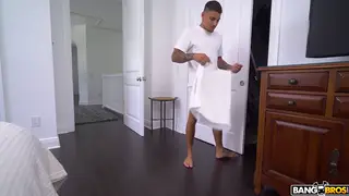 Stepsister Performs Deep Throat and Rides in Bathtub
