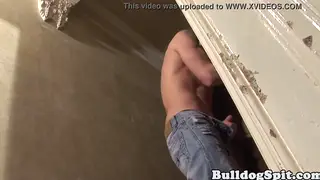 Muscular Builder Feeds Twink a Hot Facial