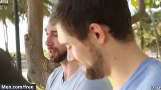 Amateur Pair Swaps Blowjobs Before a Deep Doggystyle Pounding