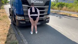 Voluptuous Blonde Teases Driver With Outdoor Solo Show