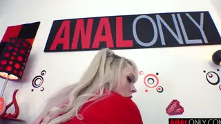 Blonde Voluptuous Woman Takes Deep Anal Ride