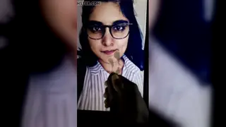 Indian Man Finishes With a Hot Cumshot