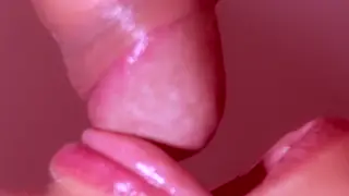 Japanese Amateur Gives Close-Up Blowjob Ending Facial