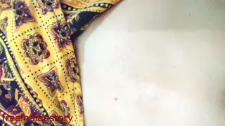 Indian Couple Shares Blowjob and Cumshot on Holiday
