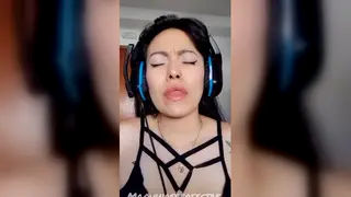 Solo Amateur Squirts Hard on Webcam Show