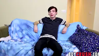 Slim Twink Spanks His Shaft Before Explosive Release
