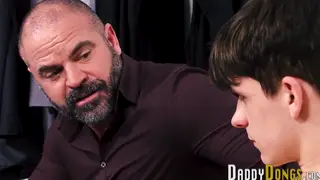 Teen Stepson Gets a Handjob Leading to Cumshot