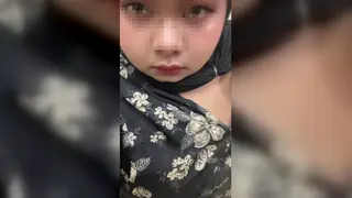 Hijabi Teacher Bares Massive Tits on Webcam