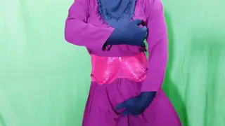 Indian MILF Shares Intimate Blowjob With Partner