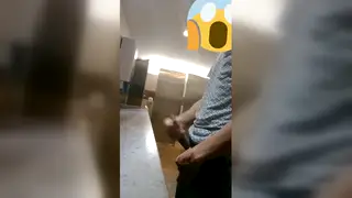 Latino Flashes BBC Outdoors for Public Cumshot
