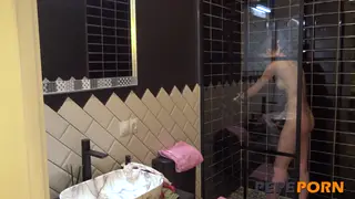 Petite Teen Gives Blowjob to Boyfriend