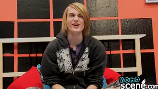 Emo Twink Demonstrates Wanking Technique to Climax