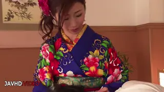 Japanese MILF in Kimono Cosplay Delivers Sensual Blowjob