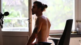 Tattooed Swedish Hunk Flexes and Strokes on Cam