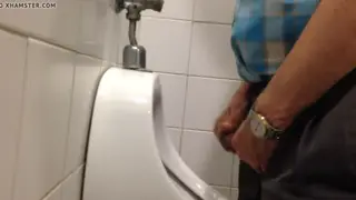 Mature Daddy Pisses in Locker Room After Workout