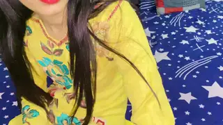 Indian Babe Cheats with a Big Cock in Hostel Room