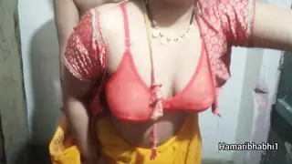 Busty Indian Bhabhi Lifts Her Saree For Deep Desi Sex