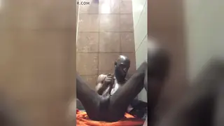 Ebony Daddy Strokes Giant BBC In Solo Show