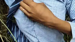 Indian College Girlfriend Takes Anal Outdoors