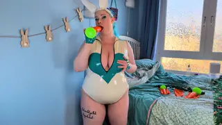 BBW Solo Star Squirts During Anal Toy Play